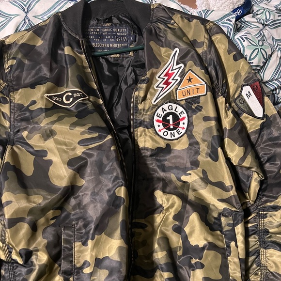 Army bomber jacket worn once - Picture 3 of 3